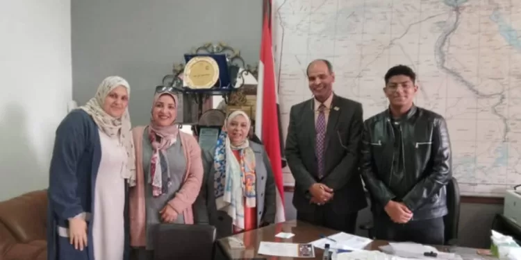 لماذا عاد الكشكول المدرسي إلى الواجهة؟.. تحقيق مصور يكشف السر