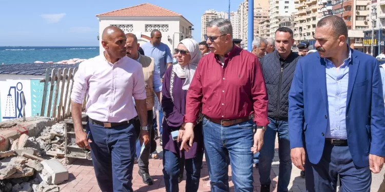 استعدادًا لموسم الصيف.. منع «التكاتك والتروسيكلات» من كورنيش الإسكندرية