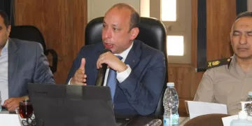 رئيس جامعة القاهرة يهنئ د. أحمد طه لفوزه بجائزة الطبيب العربي 2025 في الحوكمة الصحية