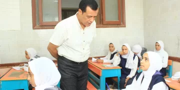 وكيل تعليم سوهاج يتفقد لجان الامتحانات.. ويؤكد على توفير أجواء آمنة ومنضبطة