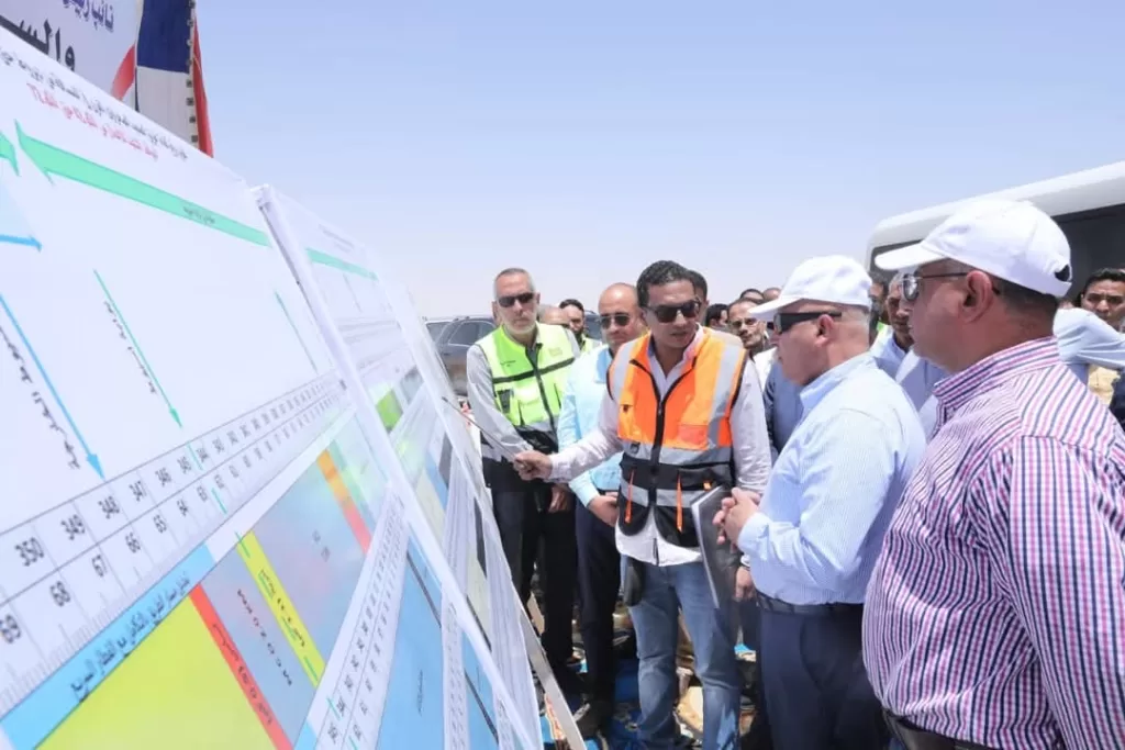 خطوات تنموية جديدة في المنيا: وزير الصناعة والنقل يفتتح مصنع ملابس ويتفقد مشروع ازدواج طريق ديروط-أسيوط 5 - جريدة الجمهورية WhatsApp Image 2025 05 24 at 2.39.49 PM - جريدة الجمهورية