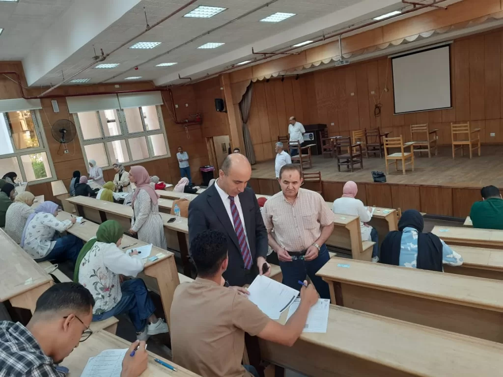 تفقدًا لسير الامتحانات.. رئيس جامعة دمنهور يقوم بجولة ميدانية شاملة 4 - جريدة الجمهورية WhatsApp Image 2025 05 24 at 3.55.46 PM - جريدة الجمهورية