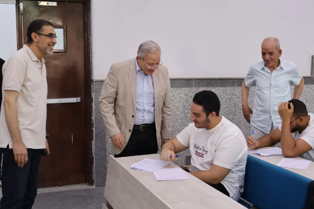 تفقدًا للجان الامتحانات.. الرفاعي يؤكد على تهيئة البيئة المناسبة لأداء الاختبارات بحلوان الأهلية 2 - جريدة الجمهورية WhatsApp Image 2025 05 24 at 4.28.32 PM 1 - جريدة الجمهورية