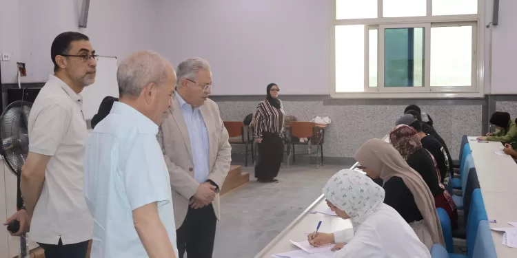 تفقدًا للجان الامتحانات.. الرفاعي يؤكد على تهيئة البيئة المناسبة لأداء الاختبارات بحلوان الأهلية 1 - جريدة الجمهورية تفقدًا للجان الامتحانات.. الرفاعي يؤكد على تهيئة البيئة المناسبة لأداء الاختبارات بحلوان الأهلية