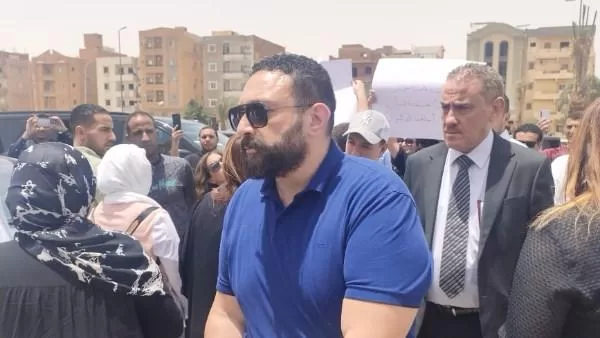 بعد تصريح النيابة بالدفن.. جنازة الدكتور أحمد الدجوي تشهد غياب الجدة والحفيدتين 3 - جريدة الجمهورية WhatsApp Image 2025 05 26 at 10.30.44 PM 5 - جريدة الجمهورية