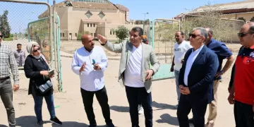 بهدف تحسين الحركة المرورية.. محافظ الإسماعيلية يبدأ جولات تفقدية للمحاور الرئيسية