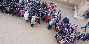 جبروت تلميذة إعدادى.. ضربت المعلمة وأهانتها داخل لجنة الامتحانات!