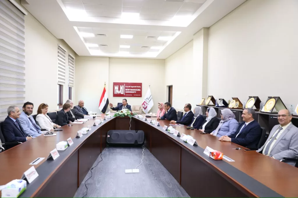 إشادة دولية.. وفد نوتنجهام ترنت البريطانية يثني على جودة التعليم بجامعة المنصورة الجديدة 5 - جريدة الجمهورية WhatsApp Image 2025 05 30 at 2.10.38 PM 1 - جريدة الجمهورية