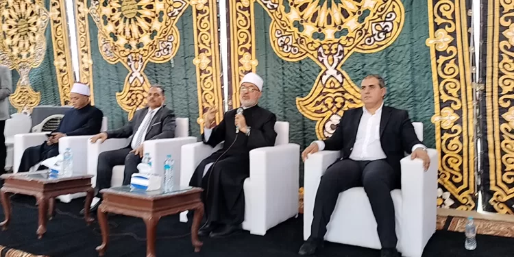 مفتي الجمهورية ومحافظ الشرقية يؤديان صلاة الجمعة بمسجد الرحمة بقرية أم الزين بمركز الزقازيق 1 - جريدة الجمهورية مفتي الجمهورية ومحافظ الشرقية يؤديان صلاة الجمعة بمسجد الرحمة بقرية أم الزين بمركز الزقازيق