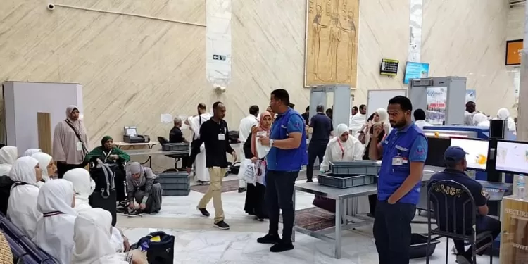 الصحة: 50 ألف حاج يحصلون على خدمات وقائية في المطارات والموانئ