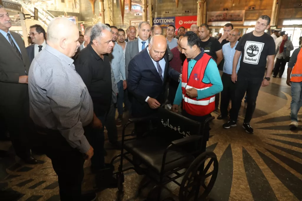 كامل الوزير يتابع انضباط العمل بمحطة رمسيس للمرة الثانية خلال 4 أيام 7 - جريدة الجمهورية 10 8 - جريدة الجمهورية