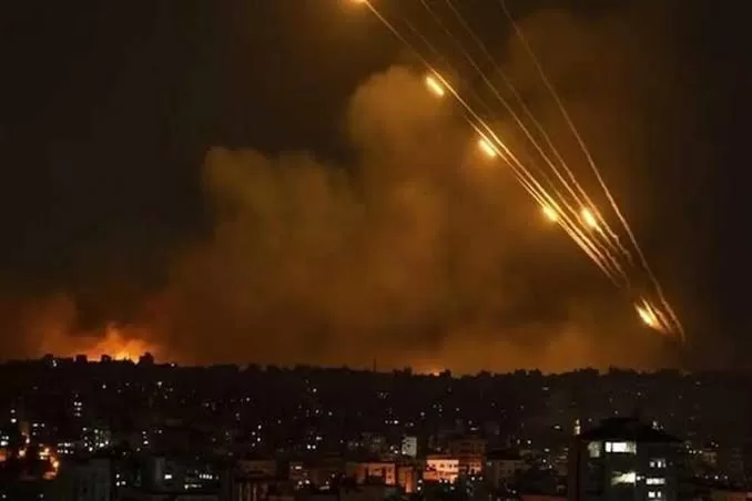 صور.. إسرائيل تتعرض لأعنف هجوم 4 - جريدة الجمهورية 1000069440 - جريدة الجمهورية