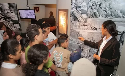 مدير مكتبة الإسكندرية يستضيف أطفال مستشفى 57357 في زيارة خاصة 12 - جريدة الجمهورية 12 15 - جريدة الجمهورية