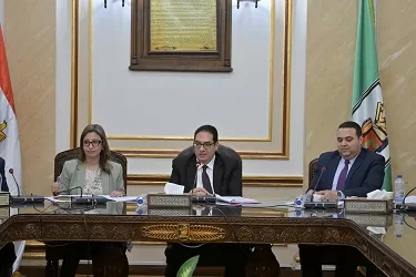 رئيس جامعة القاهرة يعقد اجتماعات موسعة لمتابعة سير العمل وتطوير المنشآت الجامعية 4 - جريدة الجمهورية 2 14 - جريدة الجمهورية
