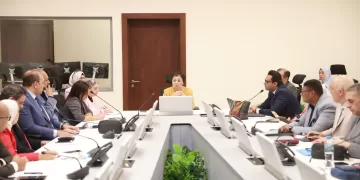 نائب وزير الصحة تبحث تعزيز التنمية السكانية ومكافحة سوء التغذية مع ممثلي البنك الدولي