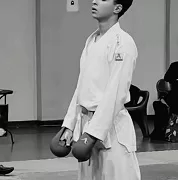 محكمة تقضي بحبس 3 مسؤولين باتحاد الكاراتيه وتغريمهم لوفاة لاعب شاب نتيجة الإهمال