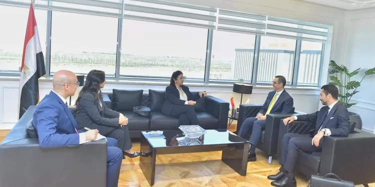 وزير الاستثمار يبحث مع رئيس AXA مصر تعزيز مكانة مصر كمركز إقليمي للتأمين