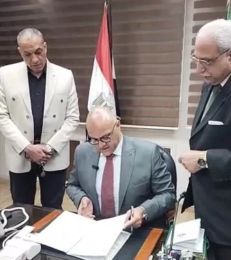 القليوبية: المحافظ يهنئ أوائل الإعدادية بعد اعتماد النتيجة بنسبة نجاح ٨٣.١٤%