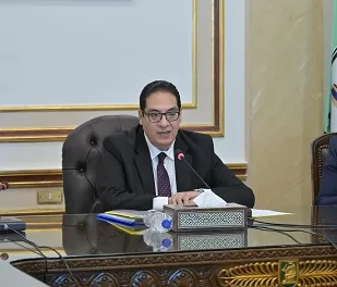 رئيس جامعة القاهرة يعقد اجتماعات موسعة لمتابعة سير العمل وتطوير المنشآت الجامعية 2 - جريدة الجمهورية 4 12 - جريدة الجمهورية