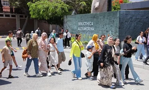 مدير مكتبة الإسكندرية يستضيف أطفال مستشفى 57357 في زيارة خاصة 5 - جريدة الجمهورية 4 63 - جريدة الجمهورية