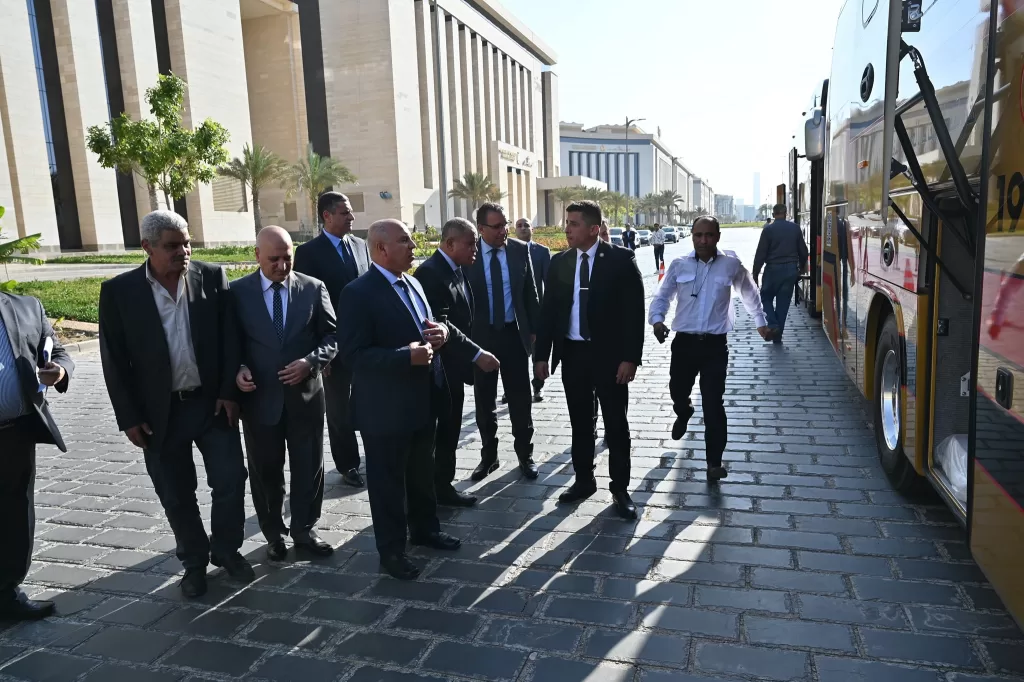بالتفاصيل.. وزير الصناعة والنقل يُشيد بإنتاج «MCV» لـ20 حافلة مرسيدس جديدة 9 - جريدة الجمهورية 502628785 1259205836249834 6280124696166352486 n - جريدة الجمهورية