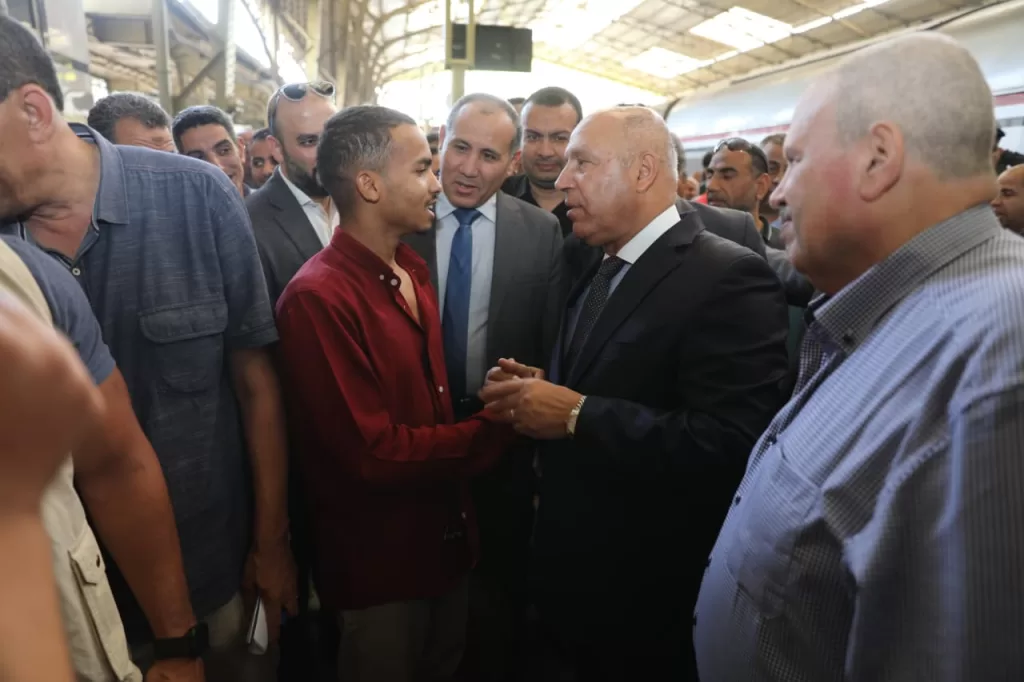 كامل الوزير يتابع انضباط العمل بمحطة رمسيس للمرة الثانية خلال 4 أيام 5 - جريدة الجمهورية 8 13 - جريدة الجمهورية