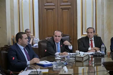 رئيس جامعة القاهرة يعقد اجتماعات موسعة لمتابعة سير العمل وتطوير المنشآت الجامعية 9 - جريدة الجمهورية 8 3 - جريدة الجمهورية