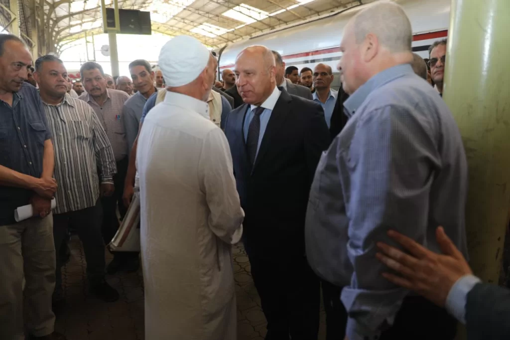كامل الوزير يتابع انضباط العمل بمحطة رمسيس للمرة الثانية خلال 4 أيام 6 - جريدة الجمهورية 9 6 - جريدة الجمهورية