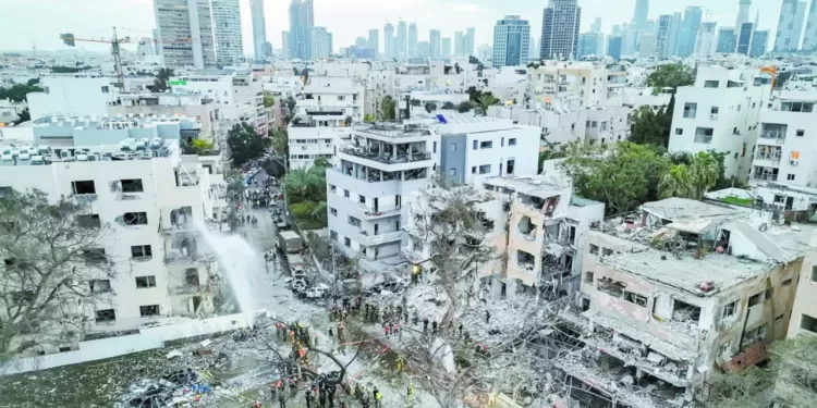 «تريسى».. ضحية انتصار «بايرن» الكاسح على «أوكلاند»