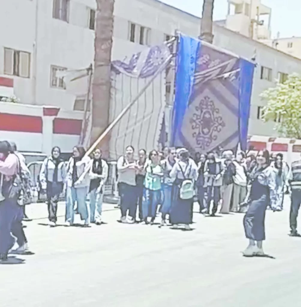 الأسئلة من نماذج«الجمهورية» «النصوص» تسعد طلاب الثانوية.. و«النحو» يغضبهم 3 - جريدة الجمهورية IMG 20250623 WA0018 - جريدة الجمهورية