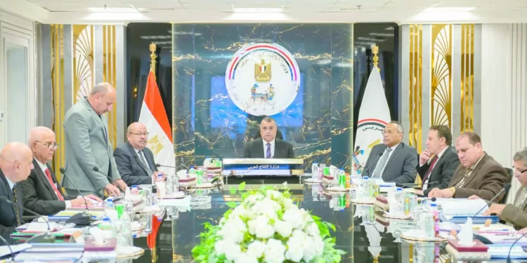 الكفاءة البشرية تمثل حجر الزاوية فى عملية الإنتاج والتطوير 1 - جريدة الجمهورية «فيصل وبن شرقى» على رادار بيراميدز