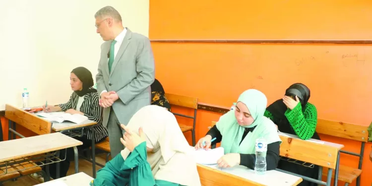 النجار: رفع المخلفات والإشغالات.. ومنع الباعة الجائلين بمحيط اللجان 1 - جريدة الجمهورية صدام بين «ماييلى» وبيراميدز «الأناكوندا» يبتعد.. «صابر» يقترب من «ميت عقبة»