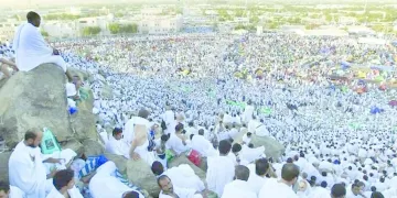 اليوم عرفة: مليونا حاج يؤدون ركن الحج 