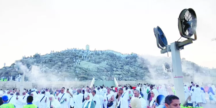 أول أيام التشريق بـ «منى» المشاعر المقدسة تكتسى باللون الأبيض