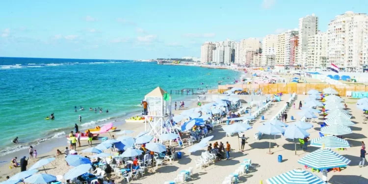 العيد بالمحافظات.. ضحك ولعب وتواصل أسرى 1 - جريدة الجمهورية العيد بالمحافظات.. ضحك ولعب وتواصل أسرى