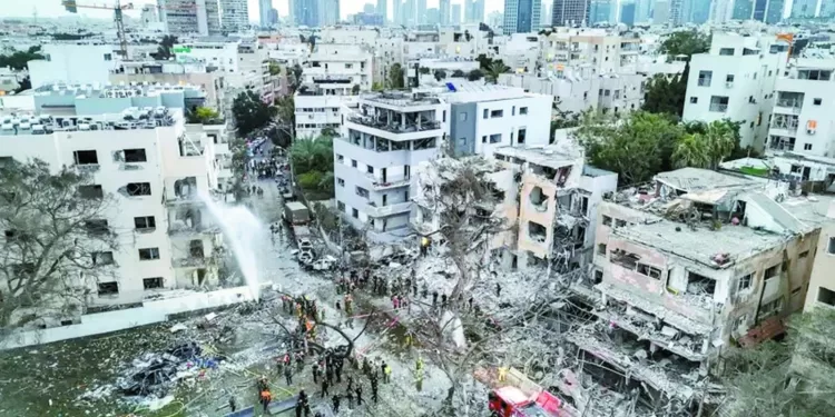 فى الأسبوع  الثانى للحرب: إيران تستهدف مجمعًا للتكنولوجيا فى «بئر السبع».. وقاعدة «نيفاتيم» الجوية