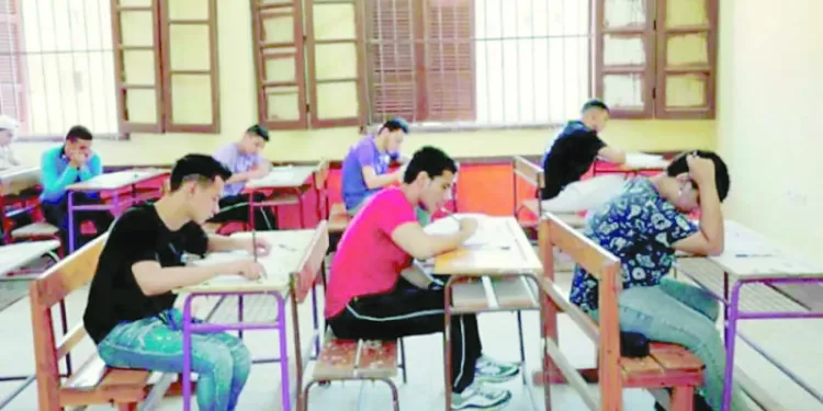 أيام الجد والحسم بدأت فى الماراثون الطويل: «طلاب الثانوية والعربى».. مواجهة من 55 سؤالاً