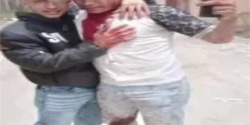 بلطجيان يمزقان صديقهما ويتباهان بالجريمة في «سيلفي» مع الجثة