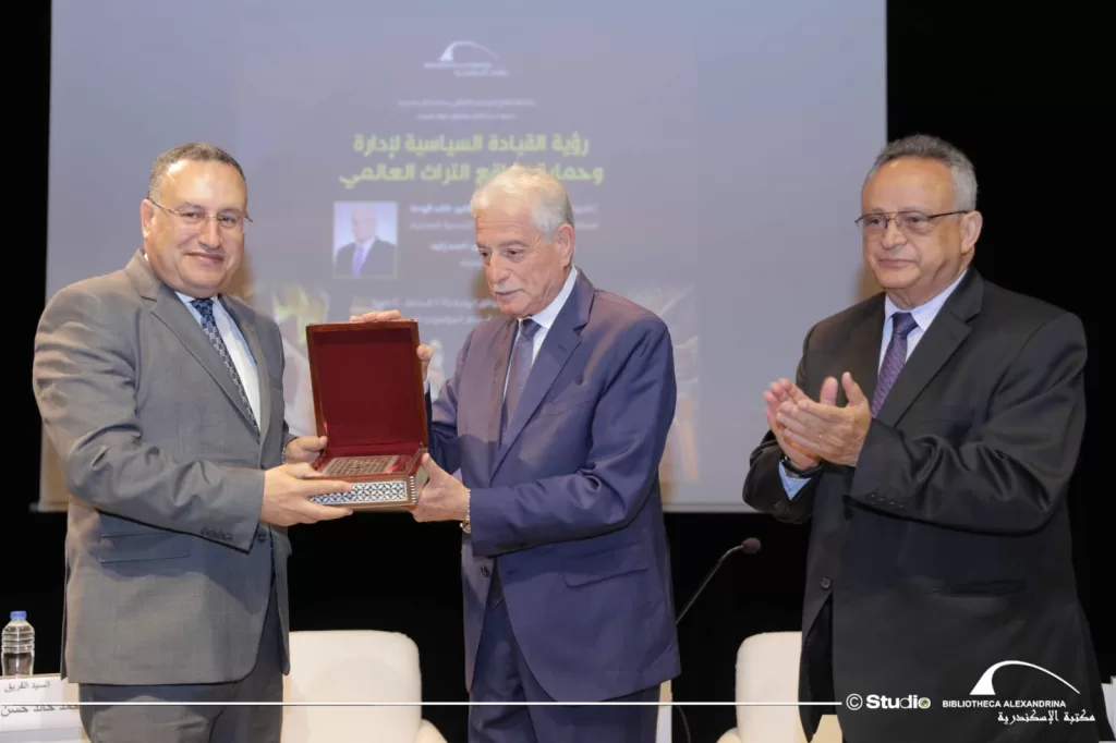 خالد فودة يقدم رؤية استراتيجية لإدارة التراث العالمي في ندوة بمكتبة الإسكندرية 3 - جريدة الجمهورية WhatsApp Image 2025 06 01 at 5.23.43 PM 1 - جريدة الجمهورية