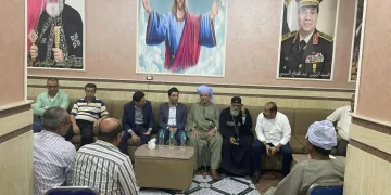 نائب محافظ سوهاج يقدّم العزاء للنائب فيكتور فاروق في وفاة والده