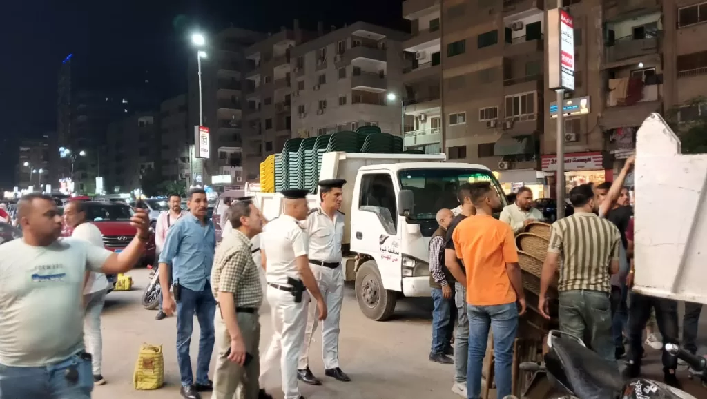 حملة مسائية صارمة: الجيزة تُزيل 1200 حالة إشغال للمقاهي بشارعي المريوطية واللبيني 4 - جريدة الجمهورية WhatsApp Image 2025 06 03 at 11.37.23 PM - جريدة الجمهورية