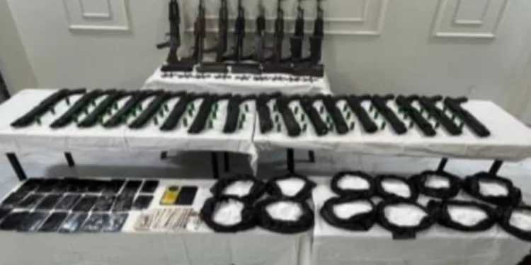 في مواجهة مسلحة مع الشرطة بأسيوط.. مصرع 3 عناصر إجرامية بشحنة مخدرات و25 بندقية