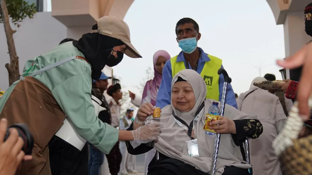 توافد حجاج السياحة «5 نجوم» إلى مشعر منى استعدادًا للتصعيد إلى عرفات 5 - جريدة الجمهورية WhatsApp Image 2025 06 04 at 9.36.46 PM 1 - جريدة الجمهورية