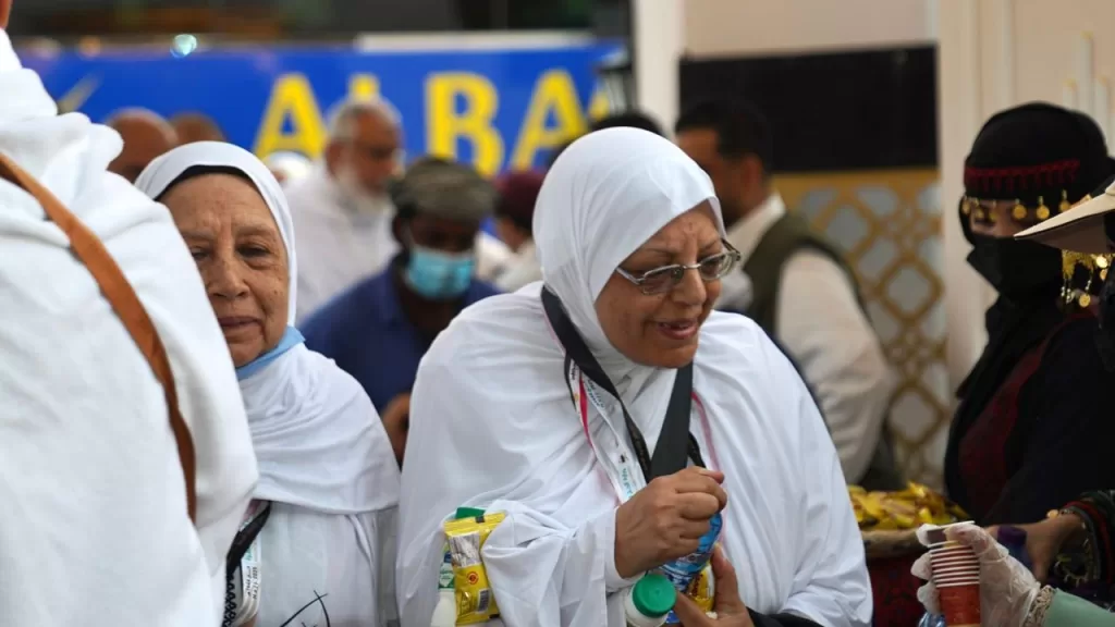 توافد حجاج السياحة «5 نجوم» إلى مشعر منى استعدادًا للتصعيد إلى عرفات 4 - جريدة الجمهورية WhatsApp Image 2025 06 04 at 9.36.46 PM - جريدة الجمهورية