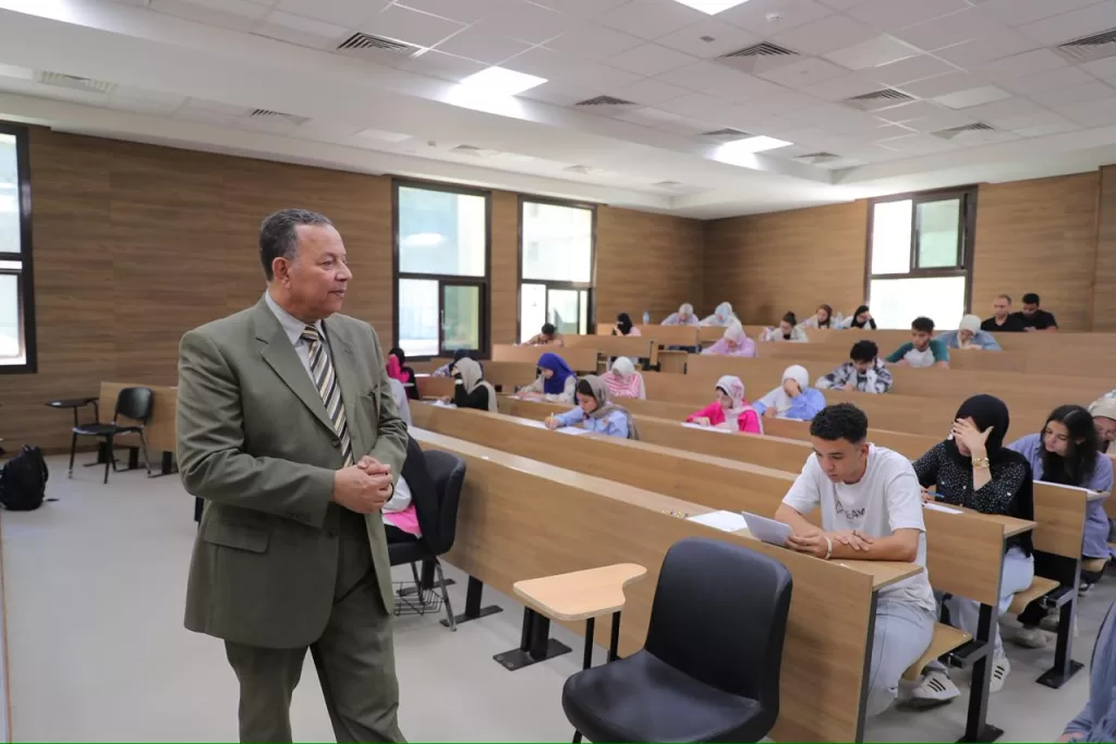 رئيس جامعة المنصورة الجديدة يتفقد سير الامتحانات ويهنئ الطلاب والعاملين بعيد الأضحى المبارك 5 - جريدة الجمهورية WhatsApp Image 2025 06 05 at 12.11.47 AM 1 - جريدة الجمهورية