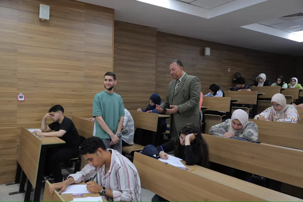رئيس جامعة المنصورة الجديدة يتفقد سير الامتحانات ويهنئ الطلاب والعاملين بعيد الأضحى المبارك 7 - جريدة الجمهورية WhatsApp Image 2025 06 05 at 12.11.49 AM 1 - جريدة الجمهورية