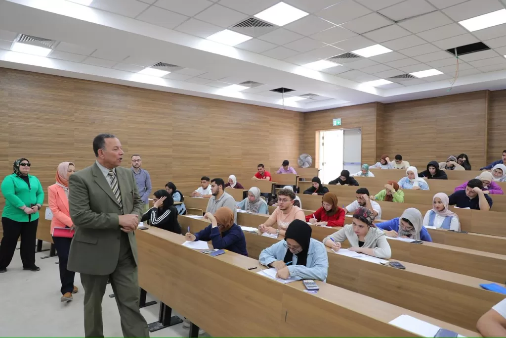 رئيس جامعة المنصورة الجديدة يتفقد سير الامتحانات ويهنئ الطلاب والعاملين بعيد الأضحى المبارك 8 - جريدة الجمهورية WhatsApp Image 2025 06 05 at 12.11.49 AM - جريدة الجمهورية
