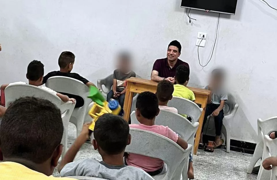 بين الهدايا والفرح.. نائب محافظ سوهاج يشارك أطفال مؤسسة البنين بالكوثر احتفالات عيد الأضحى 4 - جريدة الجمهورية WhatsApp Image 2025 06 09 at 1.40.07 PM 3 - جريدة الجمهورية