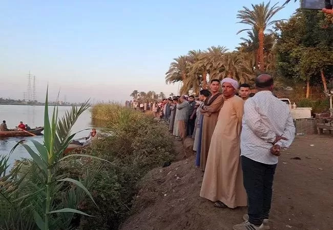 ضحايا الاستهتار يتساقطون.. زفاف أسيوط انقلب لمأتم بغرق 5 ومصرع 7 في مصرف المنصورة 4 - جريدة الجمهورية WhatsApp Image 2025 06 10 at 5.33.52 PM 3 - جريدة الجمهورية