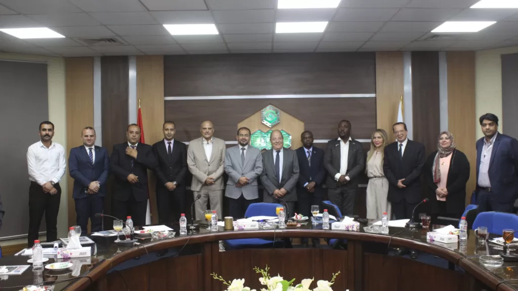 تعزيزًا للشراكة الاقتصادية.. لقاء بين مستثمري العاشر من رمضان ووفد الكونغو 3 - جريدة الجمهورية WhatsApp Image 2025 06 12 at 6.21.51 PM 3 - جريدة الجمهورية